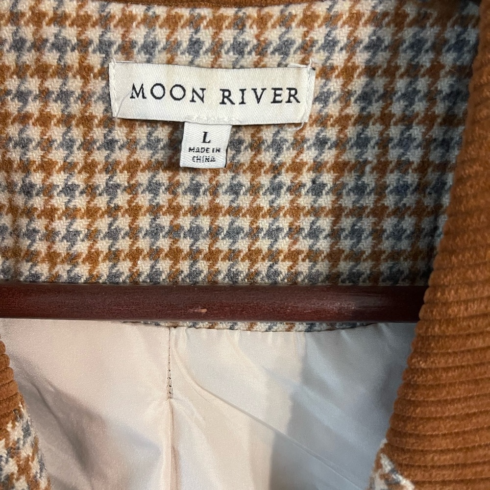 Moon River Camel & Cream Houndstooth Jacket with Corduroy Trim - Picture 2 of 3